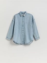 Jeansowa koszula z aplikacjami - niebieski. Niebieskie koszule Reserved, l, z aplikacjami, z bawełny, bez kołnierzyka, bez ramiączek. Za 159.99 zł.