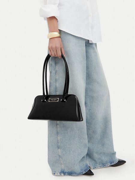 Nine West Torebka CEO-MODERN MUSE-LA374-4764 Czarny. Czarne torebki klasyczne Nine West, bez wzorów, ze skóry, bez dodatków. Za 179.99 zł.