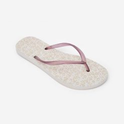 Japonki damskie Decathlon 500 Animal. Białe klapki DECATHLON, bez wzorów, bez obcasa. Za 39.99 zł.