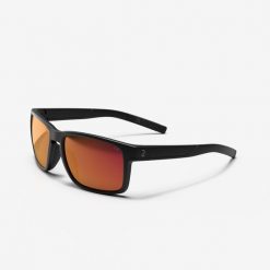 Okulary przeciwsłoneczne kat. 3 MH 530. Czarne okulary przeciwsłoneczne DECATHLON, bez wzorów, z materiału, sportowe. Za 119.99 zł.