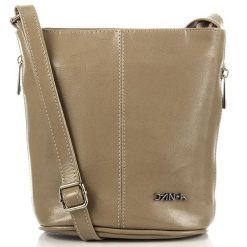 Torebka damska skórzana listonoszka DAN-A T307 ciemnobeżowa. Brązowe torebki klasyczne DAN-A, bez wzorów, ze skóry, bez dodatków. Za 249.99 zł.