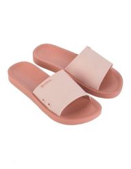 Klapki damskie sportowe basen trening plażę Ipanema Anatomica Classic. Czerwone klapki Ipanema, z aplikacjami, z gumy, bez obcasa, na płaskiej podeszwie. Za 63.90 zł.