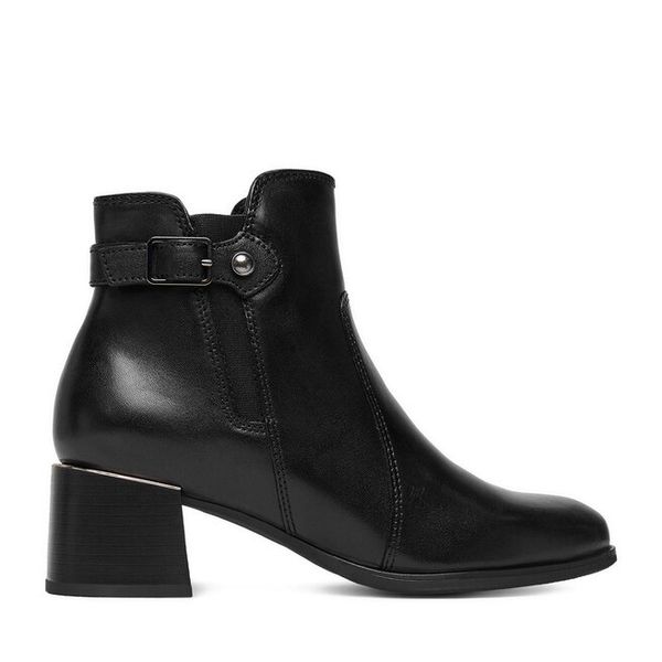 Botki Lasocki. Czarne botki Lasocki, bez wzorów, bez obcasa, na słupku, bez zapięcia. Za 289.99 zł.