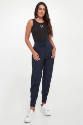 Spodnie dresowe damskie Aderire MM. Spodnie dresowe MM, m, bez wzorów, z dresówki. Za 949.00 zł.