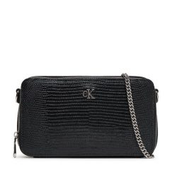 Torebka Calvin Klein. Czarne torebki klasyczne Calvin Klein, bez wzorów, bez dodatków. Za 369.99 zł.