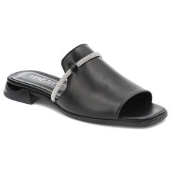 Czarne Klapki Venezia Eleganckie Skórzane Buty. Czarne klapki Venezia, bez wzorów, ze skóry, bez obcasa, na obcasie. Za 359.00 zł.