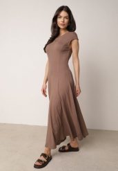 Brązowa Rozkloszowana Bawełniana Sukienka Dzianinowa Mahanaim. Brązowe sukienki Born2be, do pracy, l, w ażurowe wzory, z bawełny, biznesowe, bez kołnierzyka, bez ramiączek, maxi, proste. Za 169.99 zł.