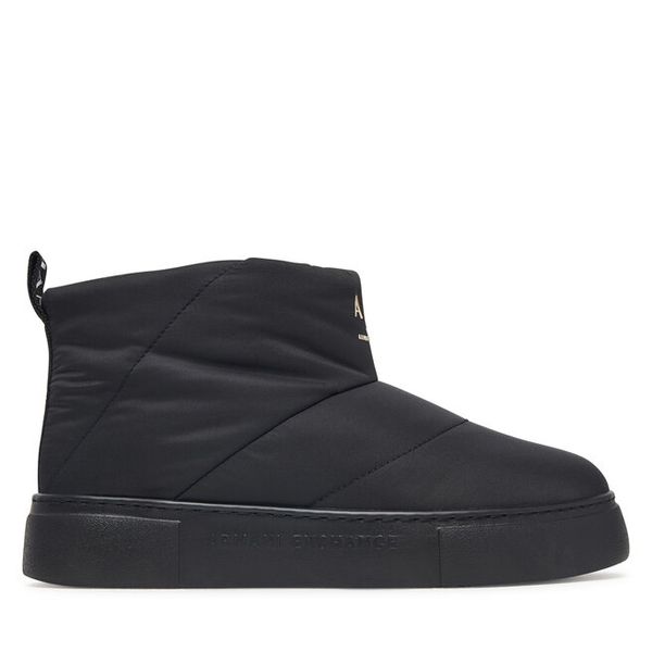 Śniegowce Armani Exchange. Czarne trapery i śniegowce Armani Exchange. Za 779.99 zł.