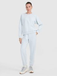 4F Spodnie dresowe joggery damskie - niebieskie M. Niebieskie spodnie dresowe 4f, m, bez wzorów, z dresówki. Za 149.99 zł.
