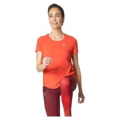 Koszulka z krótkim rękawem damska do biegania Odlo T-shirt Zeroweight CHILL. Czerwone koszulki sportowe Odlo, bez wzorów, bez ramiączek, do biegania. W wyprzedaży za 130.00 zł.