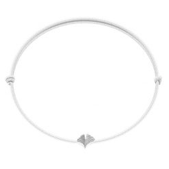 Bransoletka ze srebrnym Ginko Etincelle na cienkim białym sznurku. Szare bransoletki Lilou, srebrne. Za 109.00 zł.