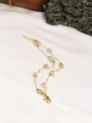 L'Atelier de Gaia Pozłacana bransoletka z elementami ozdobnymi rozmiar: onesize. Zielone bransoletki L'Atelier de Gaia, pozłacane. Za 79.03 zł.