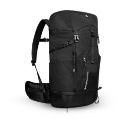Plecak turystyczny 35L z pokrowcem przeciwdeszczowym Trekking Siroko Weddell 35. Czarne plecaki SIROKO, bez wzorów, z tkaniny. W wyprzedaży za 441.95 zł.