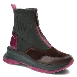 Zielone Botki Hispanitas Damskie Eleganckie Obuwie na Jesień. Zielone botki Hispanitas, na jesień, bez wzorów, z lakierowanej skóry, bez obcasa, bez zapięcia. Za 569.00 zł.