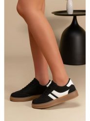 C'M Sneakersy w kolorze biało-czarnym rozmiar: 37. Białe trampki C'M, bez wzorów, bez zapięcia. Za 100.99 zł.