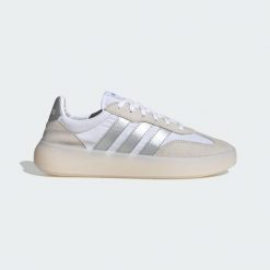 Buty Barreda Decode. Białe trekkingi Adidas, z syntetyku, trekkingowe. Za 369.00 zł.