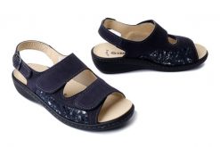 DR. BRINKMANN 710135-05 marine, sandały damskie. Niebieskie sandały Dr. Brinkmann, bez wzorów, ze skóry, marine, bez obcasa, bez zapięcia. Za 394.90 zł.
