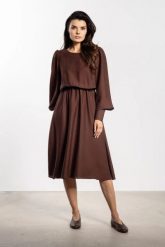 Elegancka sukienka rozkloszowana z bufiastym rękawem brązowa. Brązowe sukienki Infinite You, do pracy, na jesień, l, bez wzorów, z materiału, biznesowe, bez kołnierzyka, bez ramiączek, midi, dopasowane. Za 329.00 zł.