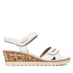 Sandały Remonte. Białe sandały Remonte, bez wzorów, bez obcasa, na koturnie, bez zapięcia. Za 359.99 zł.