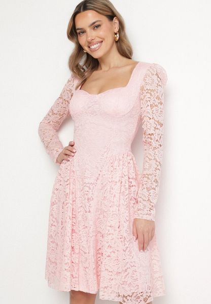 Różowa Sukienka Koronkowa o Rozkloszowanym Kroju Telomira. Czerwone sukienki Born2be, na co dzień, m, bez wzorów, z koronki, klasyczne, bez kołnierzyka, bez ramiączek, midi, proste. Za 149.99 zł.