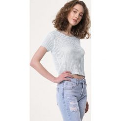 Niebieska Bluzka Fibrousness. Niebieskie bluzki Born2be, m, z aplikacjami, z bawełny, bez kołnierzyka, bez ramiączek. Za 14.99 zł.