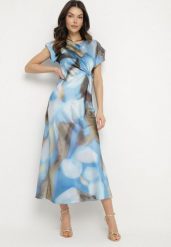 Niebieska Rozkloszowana Sukienka w Abstrakcyjny Print z Ozdobnym Marszczeniem Tillanara. Niebieskie sukienki Born2be, na imprezę, m, bez wzorów, eleganckie, bez kołnierzyka, bez ramiączek, maxi, rozkloszowane. Za 109.99 zł.