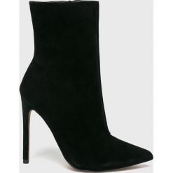 Steve Madden - Botki Weggy. Czarne botki Steve Madden, bez wzorów, z materiału, bez obcasa, na obcasie, bez zapięcia. W wyprzedaży za 419.90 zł.