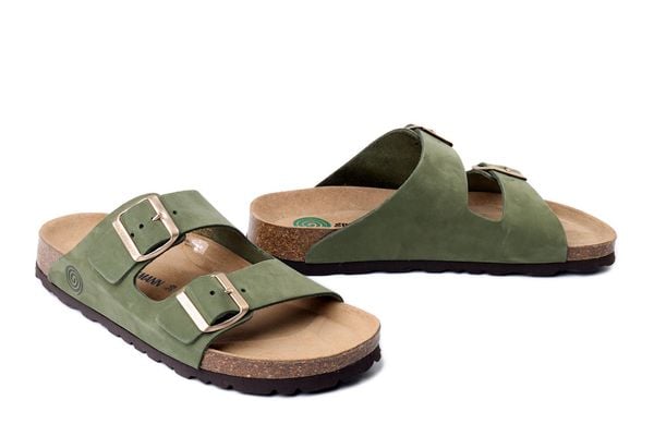 DR. BRINKMANN 700696-07 grun, klapki damskie. Zielone klapki Dr. Brinkmann, bez wzorów, ze skóry, bez obcasa. Za 249.90 zł.