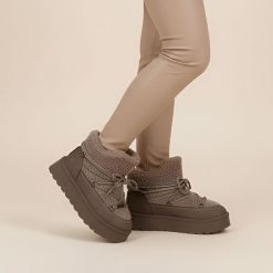 Śniegowce damskie Big Star, ocieplane futerkiem na grubej platformie z okrągłym noskiem, brązowe, SS274112. Brązowe botki Big Star, na zimę, bez wzorów, z okrągłym noskiem, bez obcasa, bez zapięcia. Za 159.00 zł.