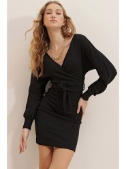 Trend Alacati Sukienka w kolorze czarnym rozmiar: S. Czarne sukienki Trend Alacati, s, bez wzorów, z bawełny, bez kołnierzyka, bez ramiączek, mini. Za 52.79 zł.