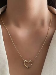 Luja Bijoux Pozłacany naszyjnik z zawieszką - dł. 42 cm rozmiar: onesize. Żółte naszyjniki Luja Bijoux, pozłacane. Za 92.42 zł.