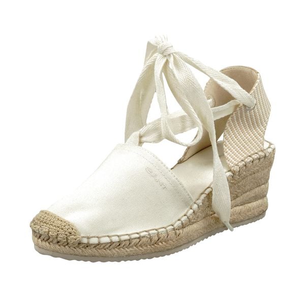 Buty damskie GANT Luliza. Białe trekkingi GANT, z bawełny, trekkingowe. Za 249.99 zł.