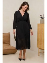 Curvy Lady Sukienka w kolorze czarnym rozmiar: 44/46. Czarne sukienki Curvy Lady, bez wzorów, klasyczne, bez kołnierzyka, bez ramiączek, maxi. Za 168.46 zł.