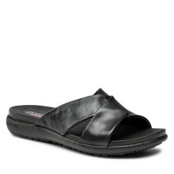 Klapki Go Soft. Czarne klapki GO SOFT, bez wzorów, bez obcasa. Za 149.99 zł.