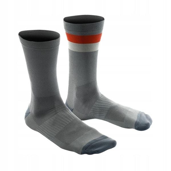 Skarpetki rowerowe Dainese HG AER Socks. Szare skarpety Dainese, bez wzorów. Za 100.00 zł.