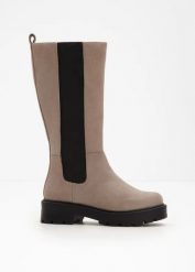 Kozaki. Czarne kozaki bonprix, bez obcasa, bez zapięcia. Za 219.99 zł.
