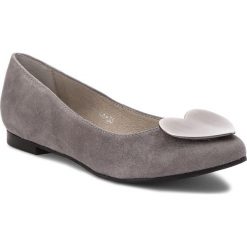 Baleriny KARINO - 2466/002-P Szary. Szare baleriny Karino, bez wzorów, z materiału, bez obcasa. W wyprzedaży za 189.00 zł.