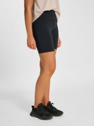 Krótkie legginsy damskie Hummel MW. Czarne legginsy Hummel, s, bez wzorów, z materiału, krótkie. Za 169.95 zł.