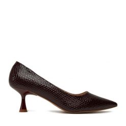 Szpilki JENNY. Czerwone szpilki Jenny, bez wzorów, bez obcasa, na szpilce, bez zapięcia. Za 129.99 zł.