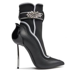 Botki Le Silla. Czarne botki LE SILLA, bez wzorów, bez obcasa, na szpilce, bez zapięcia. Za 5,129.00 zł.