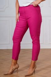Amarantowe spodnie chinosy Nina z zamkami 7/8 PLUS SIZE XXL WIOSNA. Czerwone spodnie materiałowe Nasi partnerzy, do pracy, plus size, bez wzorów, z elastanu, plus size, krótkie. Za 159.90 zł.