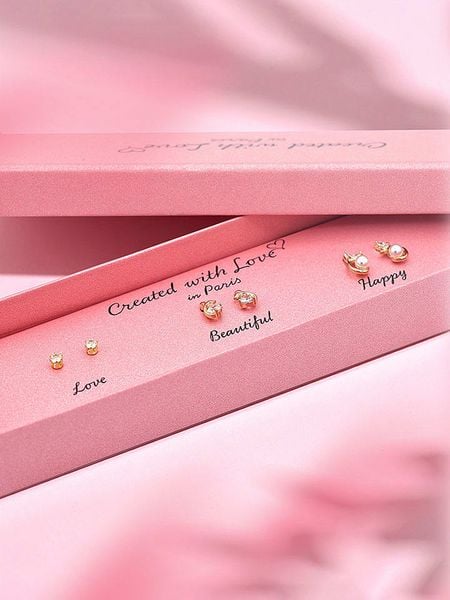 Created with Love 3-częściowy zestaw kolczyków-wkrętek "Hope" z cyrkoniami rozmiar: onesize. Białe kolczyki Created with Love, z cyrkonią, z mosiądzu. Za 56.99 zł.