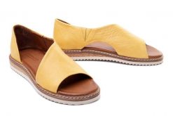 ARTIKER RELAKS 46C1015 żółty, sandały damskie. Żółte sandały Artiker Relaks, bez wzorów, ze skóry, bez obcasa, bez zapięcia. Za 274.90 zł.