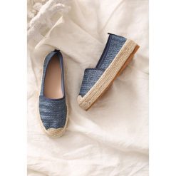 Niebieskie Espadryle Closed Book. Niebieskie espadryle Born2be, bez wzorów, bez obcasa, bez zapięcia. Za 44.99 zł.