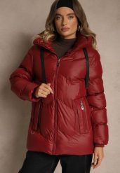 Bordowa Kurtka Pikowana z Kapturem i Sznurkami Oleanesa. Czerwone kurtki narciarskie Renee, m, bez wzorów, z jeansu, z kapturem, narciarskie. Za 99.99 zł.