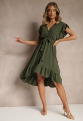 Ciemnozielona Sukienka o Rozkloszowanym Kroju z Paskiem i Falbanką Nativese. Zielone sukienki Renee, na co dzień, bez wzorów, eleganckie, bez kołnierzyka, bez ramiączek, midi, kopertowe. Za 69.99 zł.
