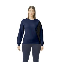 Bluza z okrągłym dekoltem Gildan Midweight Softstyle. Niebieskie bluzy GILDAN, xl, bez wzorów, z bawełny, bez kaptura. Za 125.00 zł.