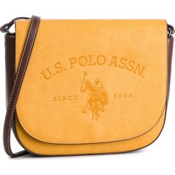Torebka U.S. POLO ASSN. - Cowtown Flap Crossb. Bag BEUCW0563WVP/302 Mustard. Brązowe listonoszki U.S. Polo Assn., bez wzorów, ze skóry ekologicznej, klasyczne, bez dodatków. W wyprzedaży za 259.00 zł.