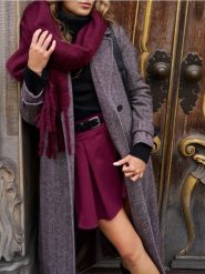 Szalik z frędzlami - bordowy. Czerwone szaliki Sinsay, bez wzorów. Za 35.99 zł.