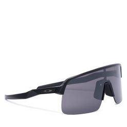 Okulary przeciwsłoneczne Oakley. Czarne okulary przeciwsłoneczne Oakley, bez wzorów. Za 879.99 zł.